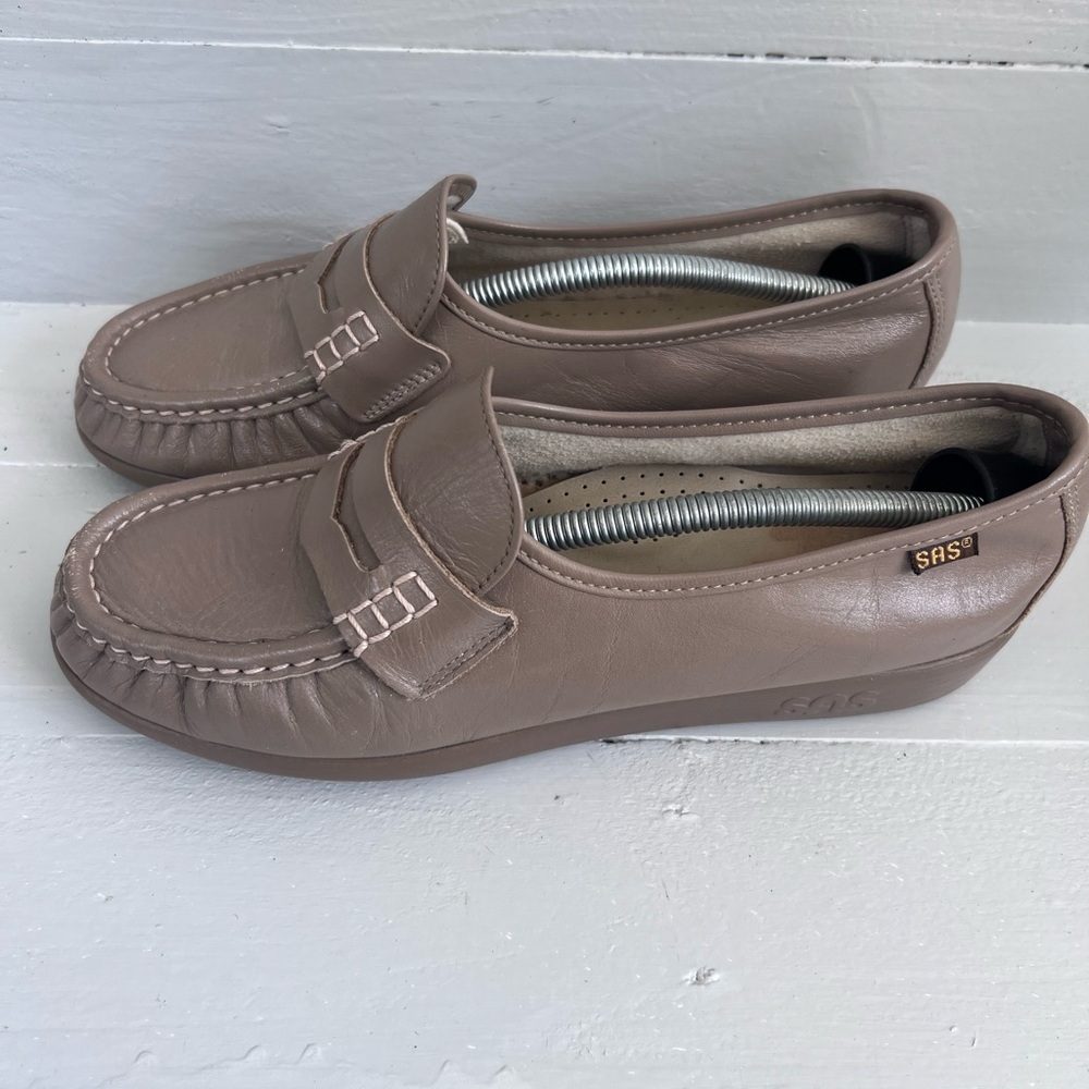 SAS 'Classic' Mocha Leather Moc Toe Penny Loafers Sz. 8.5 M Womens Made In USA